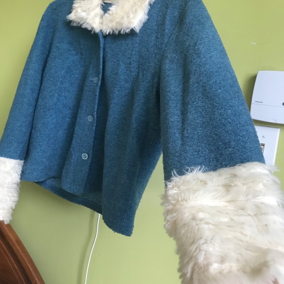 Blue Cardigan with White Faux Fur Collar and Cuffs - Picture 4 of 7